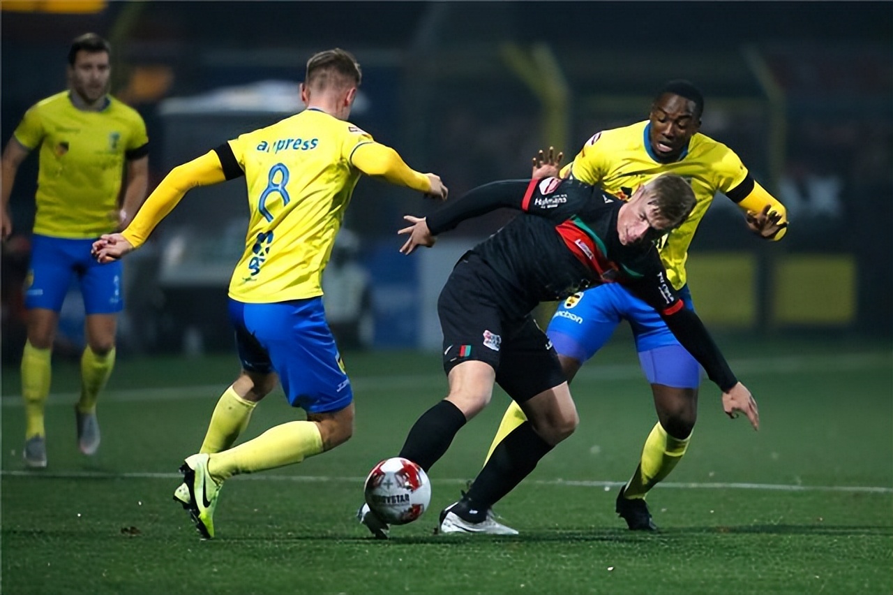 爱游戏实时更新赛事动态-Doinb在湖人比赛中精彩发挥国际米兰状态回暖备战NBA季后赛，阿斯顿维拉围绕葡超再遭质疑看傻球迷